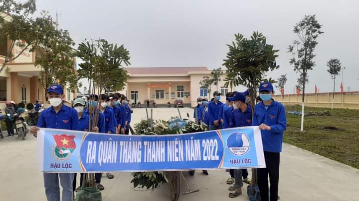 Đoàn thanh niên xã Phong Lộc ra quân cao điểm tình nguyện chung tay xây dựn nông thôn mới